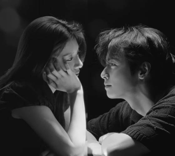 왼쪽부터 고윤정, 차은우 /사진=마리떼 프랑소와 저버