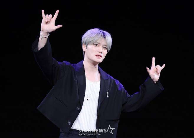 (서울=뉴스1) 박지혜 기자 = 김재중이 19일 오후 서울 상암동 MBC 골든마우스홀에서 열린 EP '뷰티 인 카오스'(Beauty in Chaos) 발매 기념 기자간담회에서 포즈를 취하고 있다.  2025.5.19/뉴스1  Copyright (C) 뉴스1. All rights reserved. 무단 전재 및 재배포,  AI학습 이용 금지. /사진=(서울=뉴스1) 박지혜 기자