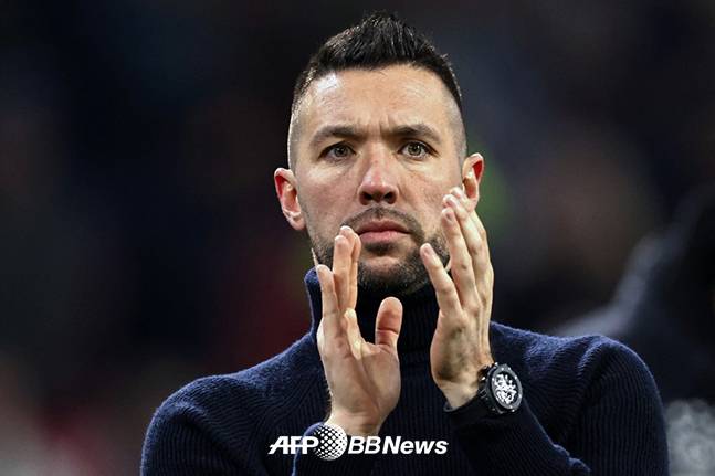 토트넘 차기 사령탑 후보로 거론되는 프란체스코 파리올리 전 아약스 감독. /AFPBBNews=뉴스1