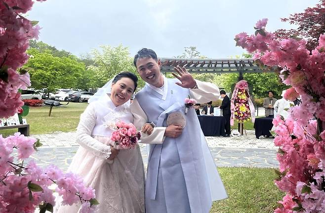 과일나라 테마공원서 열린 정원 결혼식 [영동군 제공. 재판매 및 DB금지]