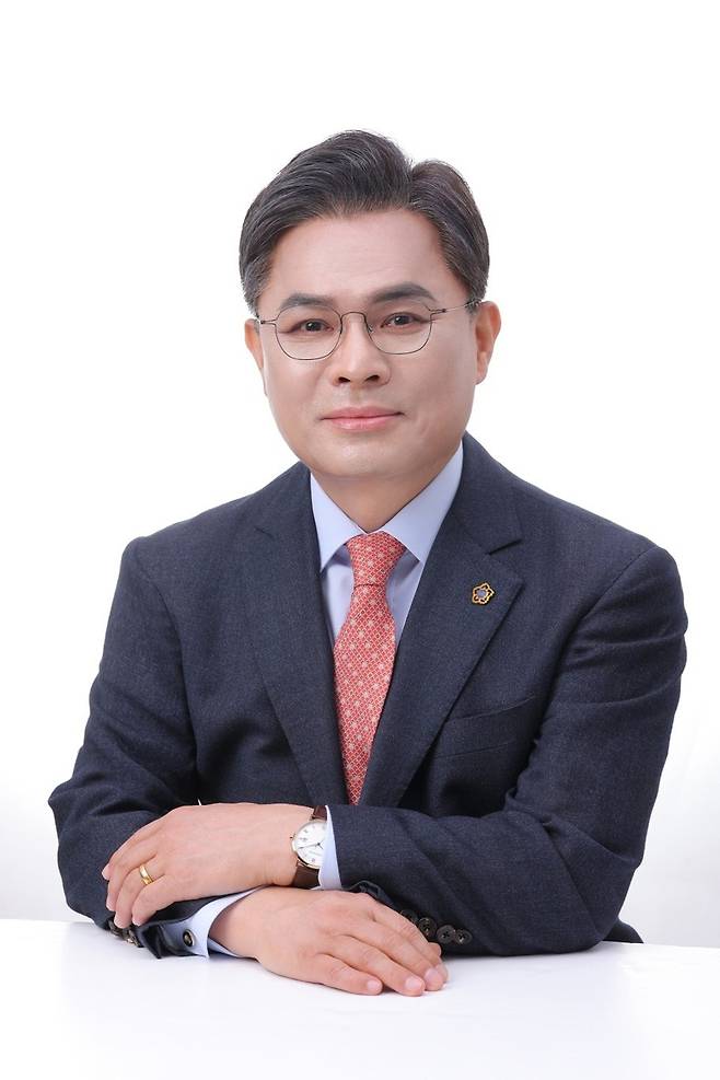 대한행정사회는 제3대 회장으로 윤승규(56) 동국대 법무대학원 특임교수가 선출됐다고 19일 밝혔다. [대한행정사회 제공]