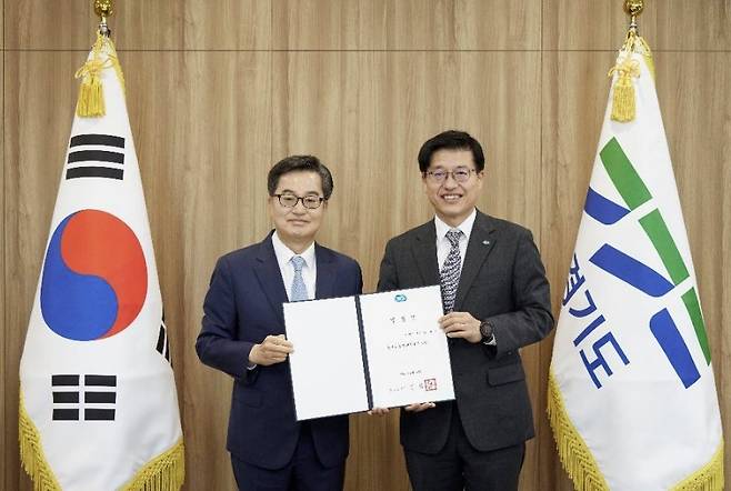 김대순 신임 행정2부지사(오른쪽) 임명 [경기도 제공. 재판매 및 DB 금지]
