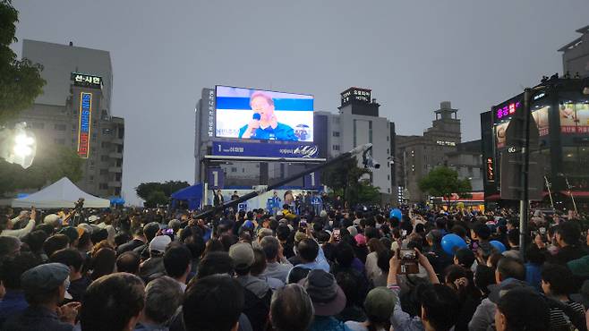 이재명 더불어민주당 대선 후보 전남 목포 유세 모습/박형주 기자