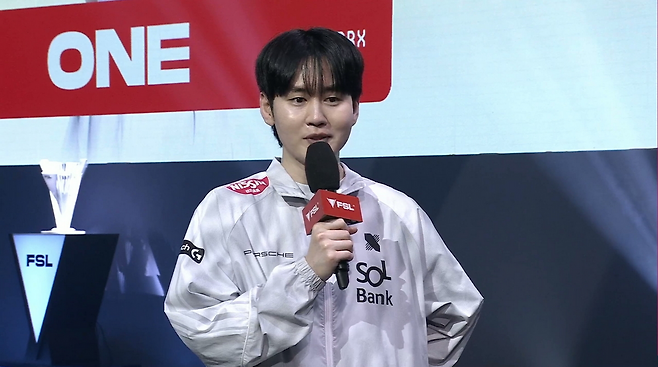 힘든 경기를 역전승으로 마무리하고 8강전으로 향한 '원' 이원주(출처=대회 실황 캡처).