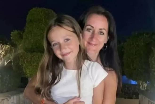 40대 엄마와 10대 딸이 불과 2개월 간격으로 모두 암 진단을 받는 사례가 발생했다. 두 사람 모두 치료가 까다로운 암종에 걸려, 현재 중증 치료와 재활을 동시에 받고 있다. [사진=고펀드미]