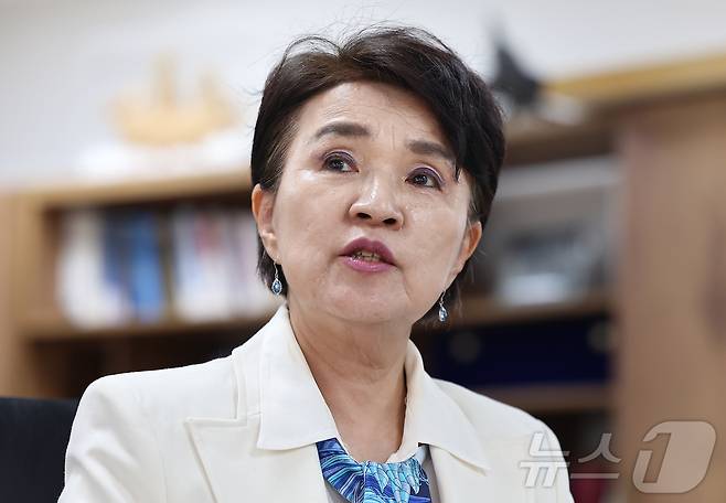 강금실 더불어민주당 중앙선대위 총괄선대위원장이 19일 서울 영등포구 더불어민주당사에서 뉴스1과 인터뷰를 하고 있다. 2025.5.19/뉴스1 ⓒ News1 김도우 기자