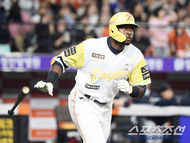 14일 대전 한화생명볼파크에서 열린 두산-한화전. 6회말 무사 플로리얼이 솔로포를 치고 있다. 대전=정재근 기자 cjg@sportschosun.com/2025..5.14/