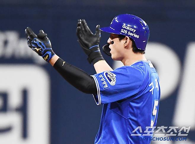 20일 서울 고척스카이돔에서 열린 삼성-키움전. 11회초 2사 만루 구자욱이 싹쓸이 2루타를 친 후 환호하고 있다. 고척=정재근 기자 cjg@sportschosun.com/2025.5.20/