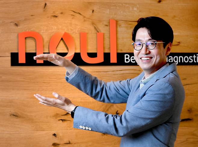 노을은 자궁경부암을 인공지능(AI)으로 검사하는 의료기기를 개발했다. 임찬양 대표는 지난달 18일 경기도 용인시 본사에서 "의료 시설이 낙후된 지역에서도 20여 분 만에 자궁경부암을 검사할 수 있다"고 했다./조선비즈