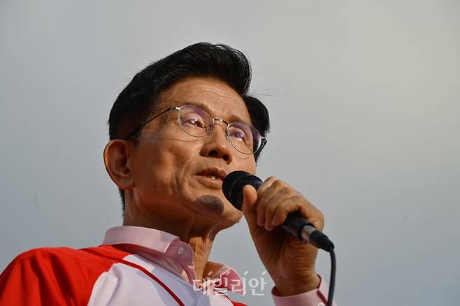 김문수 국민의힘 대선 후보가 20일 오후 경기도 하남시 미사대로에서 열린 "하남을 새롭게" 집중 유세에서 지지를 호소하고 있다. ⓒ데일리안 방규현 기자