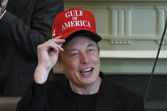 지난달 30일 백악관 내각회의에 참석한 머스크. 워싱턴=AP 뉴시스