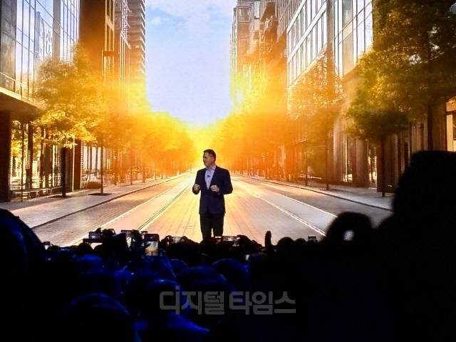 마이클 델 델테크놀로지스 회장이 20일(현지시간) 미국 라스베이거스 더 베네시안 호텔에서 열린 DTW 2025에서 기조연설하고 있다. 델 테크놀로지스 제공