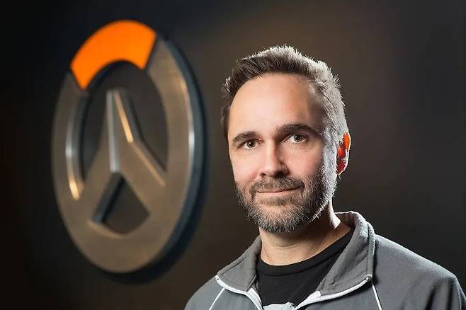 오버워치2 X 스트리트파이터 콜라보 스킨 공개.jpg