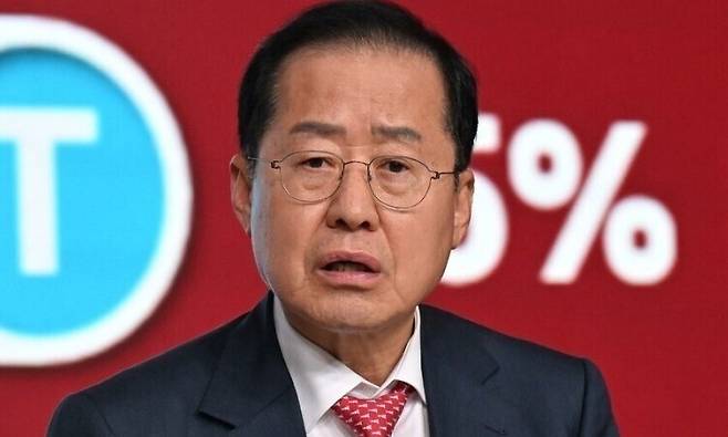 지난달 서울 강서구에서 열린 국민의힘 제21대 대통령 후보자 1차 경선 조별 토론회에서 비(B)조인 홍준표 후보가 발언하고 있다. 국회사진기자단