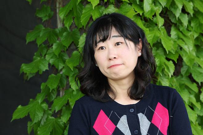 ‘죽은 다음’을 펴낸 희정 작가를 2025년 5월13일 서울 마포구 공덕동 한겨레신문사에서 만났다. 류우종 기자