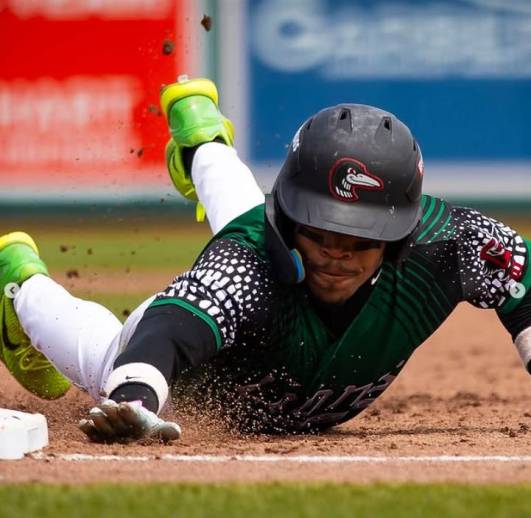 경기 중 도루에 성공하는 켄달 조지의 모습. 조지 개인 SNS 캡처