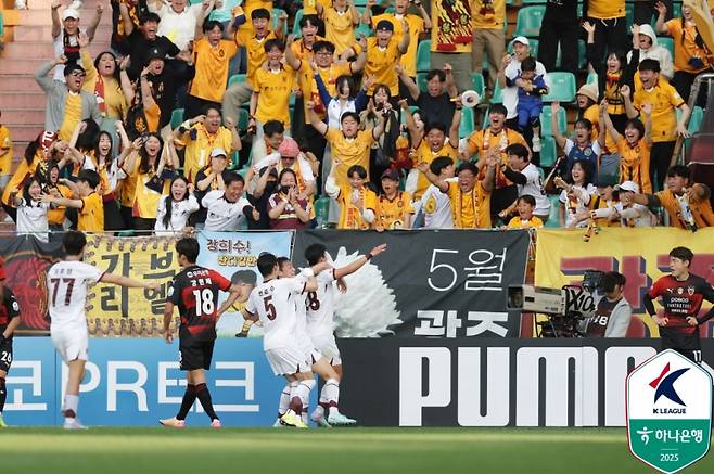 18일 광주-포항전 경기 장면.&nbsp; &nbsp; &nbsp;사진=프로축구연맹 제공&nbsp;