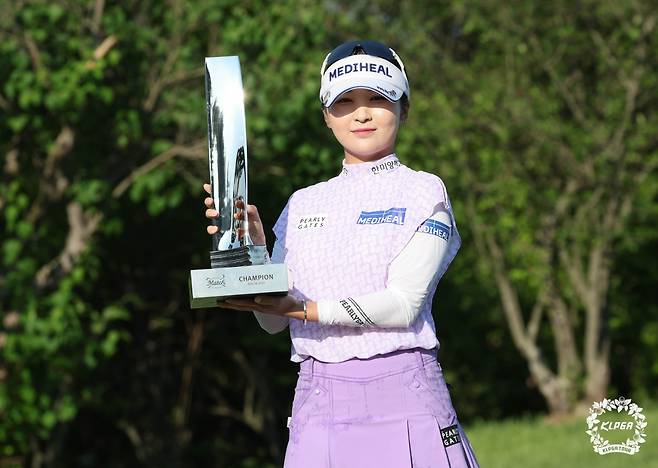 지난 18일 막을 내린 두산 매치플레이에서 시즌 3승째를 거둔 이예원. KLPGA