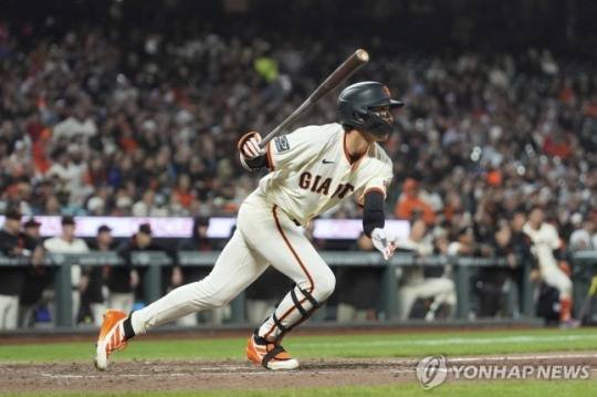 적시타 치는 이정후