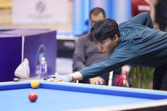 19일 개막한 베트남 호치민3쿠션월드컵에서 ‘10대 유망주’ 양승모가 하이런13점을 앞세워 조1위로 2차예선에 진출했다. 양승모는 이번이 3쿠션월드컵 첫 출전이다. (사진=SOOP)
