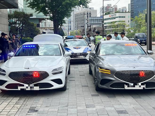 차량 탑재형 단속 장비가 설치된 G70 암행순찰차 2대. /사진=민수정 기자.