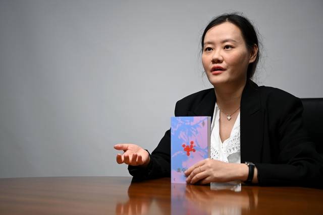 소설가 박민정이 지난 9일 서울 중구 문화일보사에서 질문에 답하고 있다. 문호남 기자