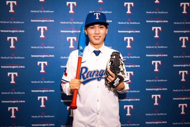텍사스 레인저스 유니폼을 입은 김성준./리코스포츠에이전시