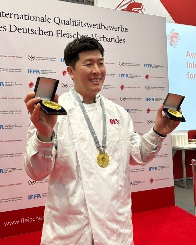 아구선수 출신 방송인 김병현이 요식업 국제대회에서 금메달을 수상했다. / 김병현 인스타그램