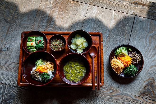 청암사 사찰음식 한상차림. [한국불교문화사업단]