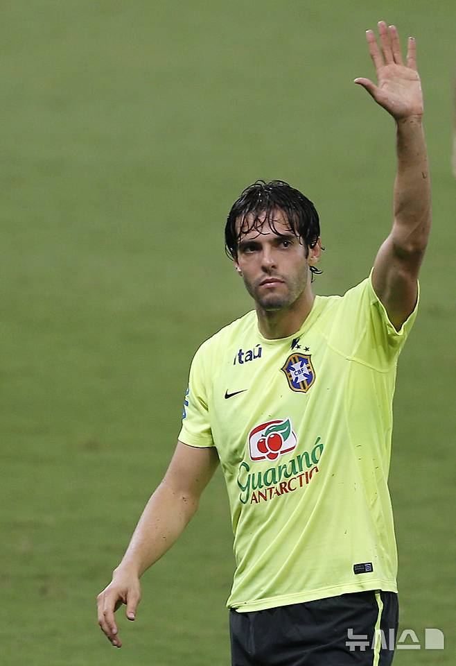 [포르탈레자=AP/뉴시스] 현역 시절 브라질 축구 국가대표팀에서 뛰었던 카카. 2016. 3. 1.