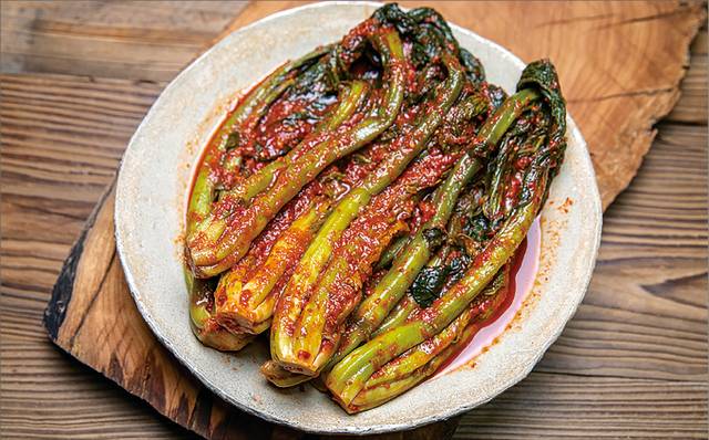 독특한 매운맛이 있는 산갓으로 담근 산갓김치. 클립아트코리아