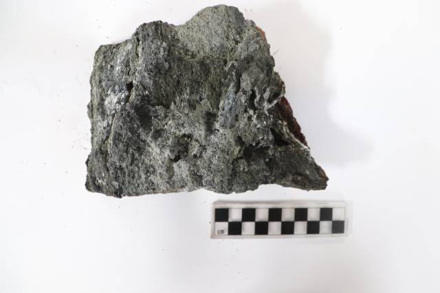 남극 중앙해령에서 채집한 열수광석. 사진제공=극지연구소