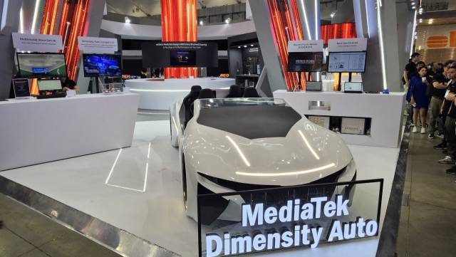 대만 타이페이에서 20일 열린 아시아 최대 정보기술(IT) 전시회 ‘컴퓨텍스 2025’에 참가한 미디어텍이 전시 부스에서 선보인 차량 관련 인공지능(AI) 솔루션.타이페이=허진