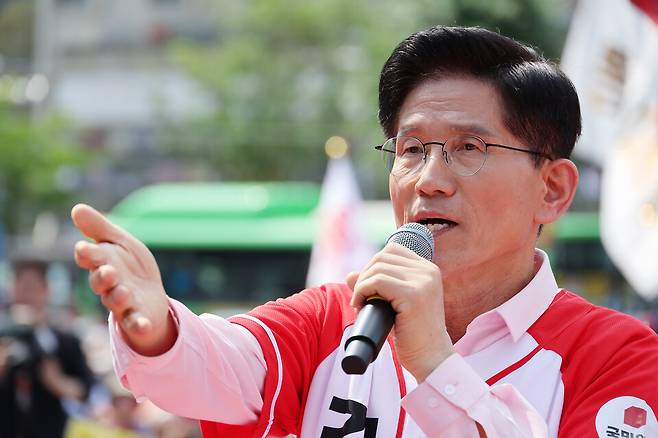 김문수 국민의힘 대선 후보가 20일 서울 서초구 고속터미널역 인근에서 집중유세를 하고 있다. ⓒ연합뉴스