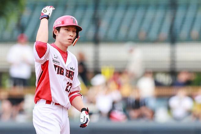 KIA 김호령은 지난 17~18일 광주-기아챔피언스필드에서 열린 두산과 3연전에서 3경기 연속 2루타를 날렸다. 소크라테스 브리토와 이별, 나성범의 부상 등으로 외야 운영에 변수가 발생했던 KIA가 토종 외야수들의 활약으로 반등에 성공했다. 사진제공｜KIA 타이거즈