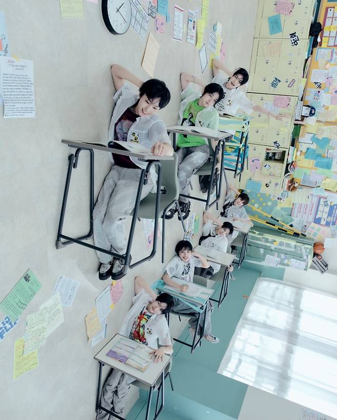 킥플립 단체 이미지 (맨왼쪽부터 시계방향으로 케이주, 계훈, 민제, 동현, 주왕, 아마루, 동화)/사진제공=JYP엔터테인먼트