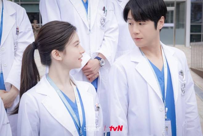 tvN 언젠가는 슬기로울 전공의생활, 고윤정 정준원