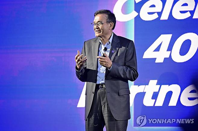 인텔 대만 40주년 기념행사서 발언하는 립부 탄 인텔 CEO (서울=연합뉴스) 립부 탄(Lip-Bu Tan) 인텔 최고경영자(CEO)가 지난 19일 대만 르 메르디앙 타이베이 호텔에서 열린 '인텔 대만 40주년' 기념행사에 참석해 발언하고 있다. 2025.5.20 [인텔 제공. 재판매 및 DB 금지] photo@yna.co.kr