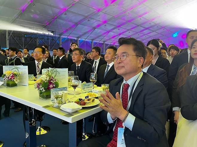 육동한 춘천시장, 중국 아카시아 축제 참가 [춘천시 제공.재판매 및 DB 금지]