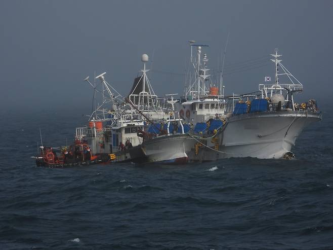 충돌한 어선 [포항해양경찰서 제공. 재판매 및 DB 금지]