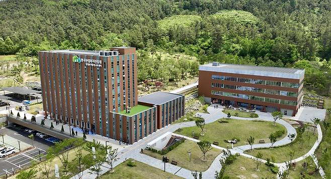 국내 최고 7층 목조건축물 산림복지종합교육센터 전경 [한국산림복지진흥원 제공. 재판매 및 DB 금지]