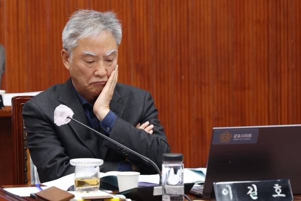 이길호 군포시의원은 “지방의회는 정치보단 실용을 좇아야 한다”며 정쟁에 매몰된 현 지방의회 세태에 일침을 가했다. 대선을 2주 앞두고 정쟁이 극에 달한 시점에서 이 같은 이 의원의 메시지는 시사하는 바가 크다. /군포시의회 제공