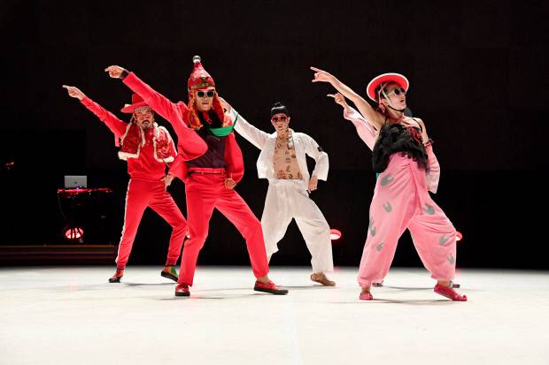 목포 평화광장에서 21일부터 25일까지 ‘2025 문화다양성 행사’가 펼쳐진다. 오는 24일 공연을 펼칠 앰비규어스 댄스컴퍼니의 모습.
<앰비규어스 댄스컴퍼니 제공>