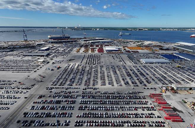 7일(현지시간) 미국 메릴랜드주 볼티모어 항구에 주차되어 있는 수입산 자동차. (사진=AFP)