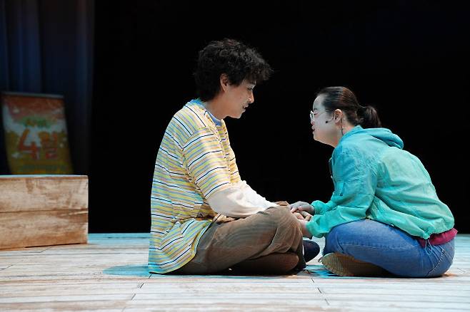 연극 ‘젤리피쉬’ 공연 장면(사진=모두예술극장)