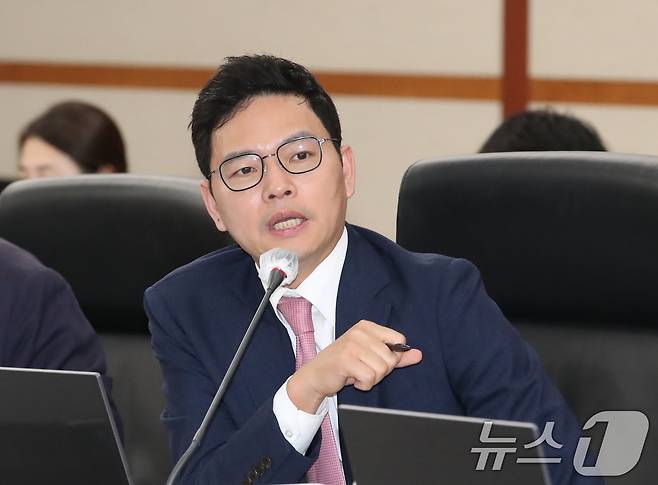 박정훈 국민의힘 위원이 17일 대전 한국과학기술원(KAIST)에서 열린 국회 과학기술정보방송통신위원회 국정감사에서 질의하고 있다. 2024.10.17/뉴스1 ⓒ News1 김기태 기자