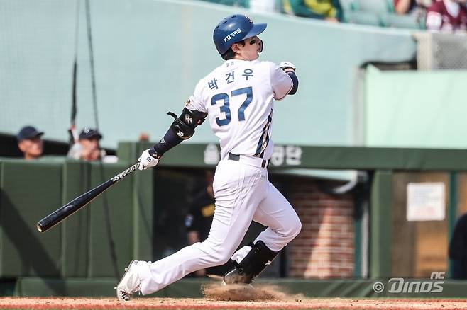 NC 다이노스 박건우는 21일 울산 문수야구장에서 열린 한화 이글스와의 2025 KBO리그 홈 경기에서 3타수 2안타 2타점으로 활약해 팀의 5-2 승리를 이끌었다. (NC 다이노스 제공)