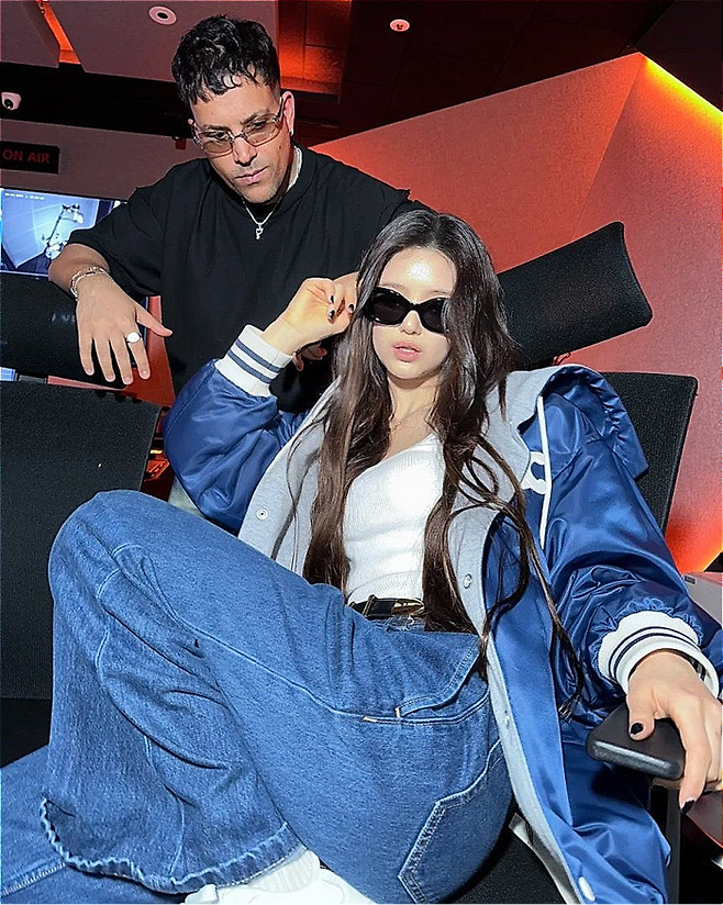 이모셔널 오렌지스 SNS