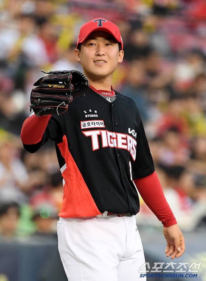 18일 잠실구장에서 열린 두산 베어스와 KIA 타이거즈의 경기. KIA 윤영철이 숨을 고르고 있다. 잠실=박재만 기자 pjm@sportschosun.com/2025.04.18/