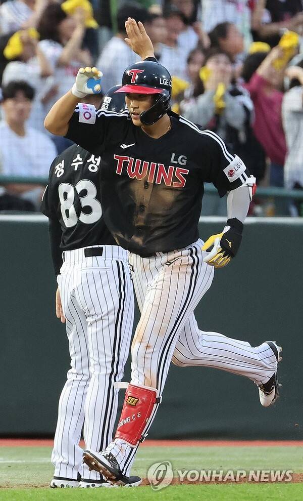 만루홈런을 때린 송찬의. ⓒ연합뉴스